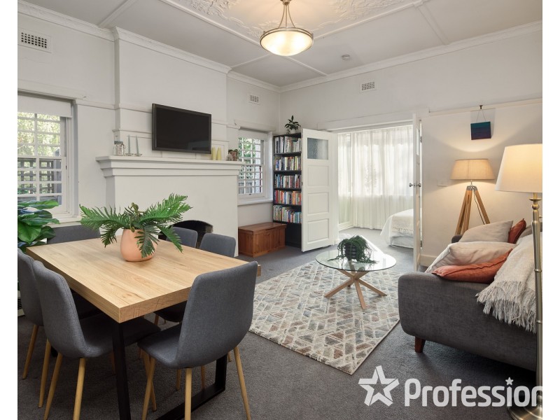 2/92 Barkly Street, St Kilda VIC 3182