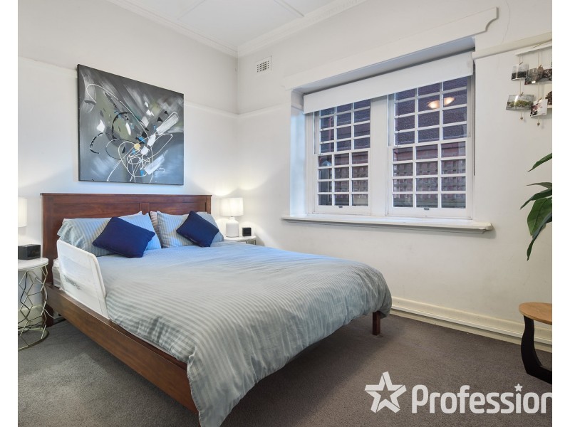 2/92 Barkly Street, St Kilda VIC 3182