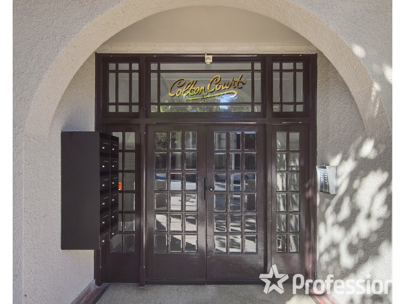 2/92 Barkly Street, St Kilda VIC 3182