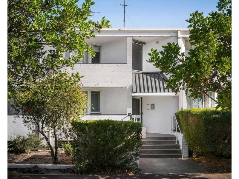 6/44 Marine Parade, St Kilda VIC 3182