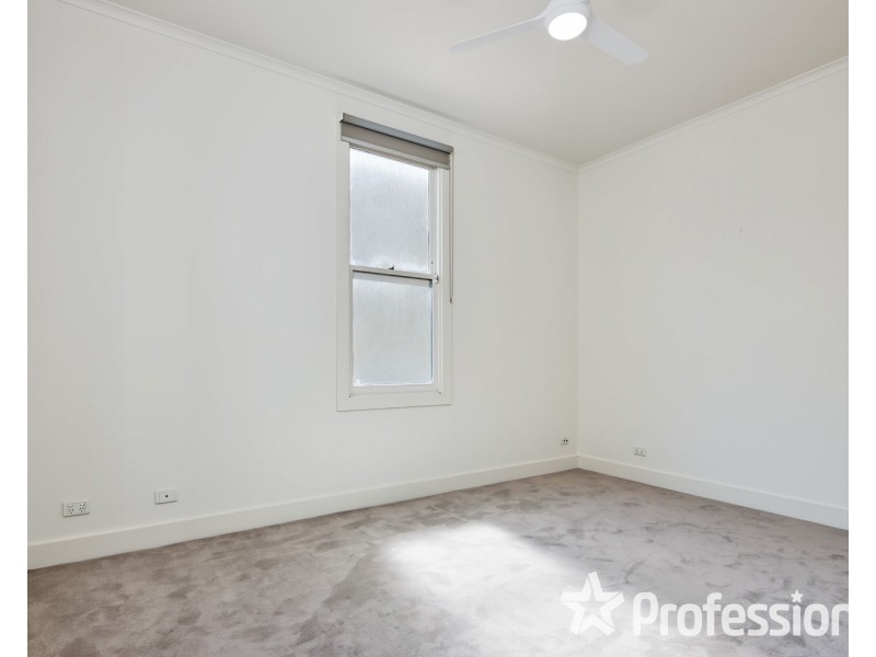 2/32 Grey Street, St Kilda VIC 3182