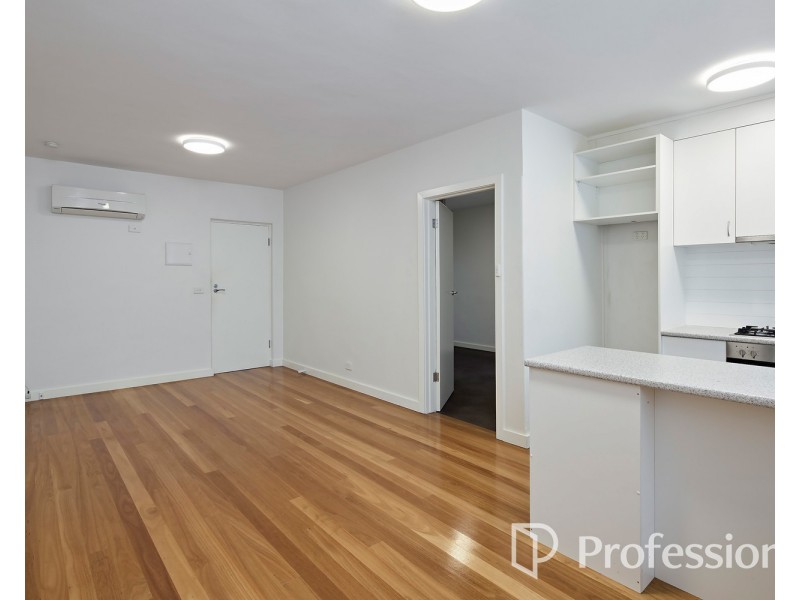 1/4 Burnett Street, St Kilda VIC 3182