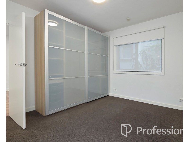 1/4 Burnett Street, St Kilda VIC 3182