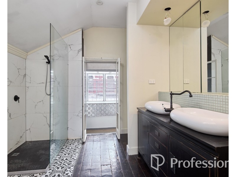 52 Robe Street, St Kilda VIC 3182