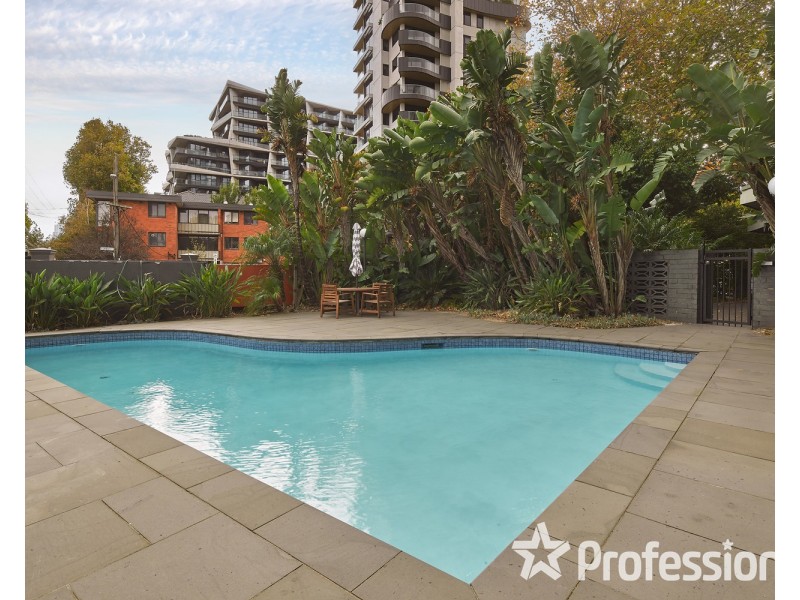 1006/81 Queens Road, Melbourne VIC 3004