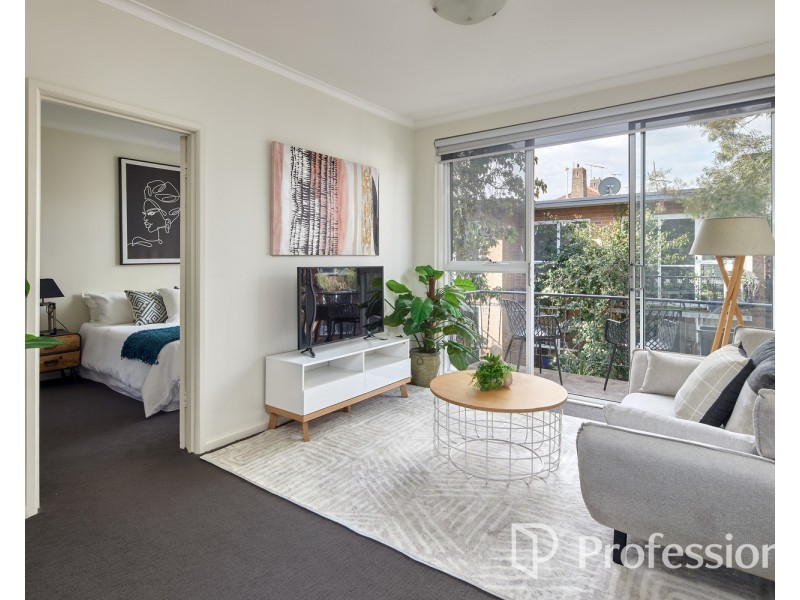 11/23 Robe Street, St Kilda VIC 3182