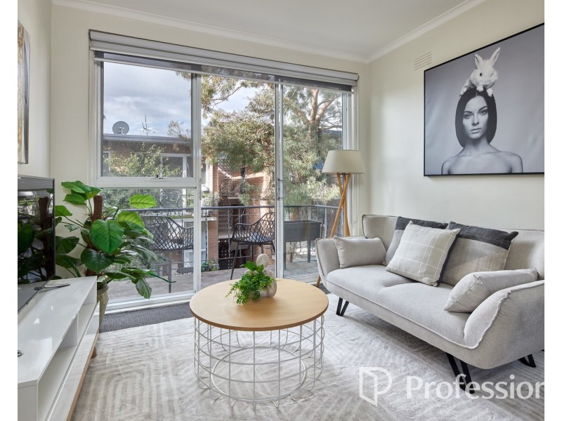 11/23 Robe Street, St Kilda VIC 3182