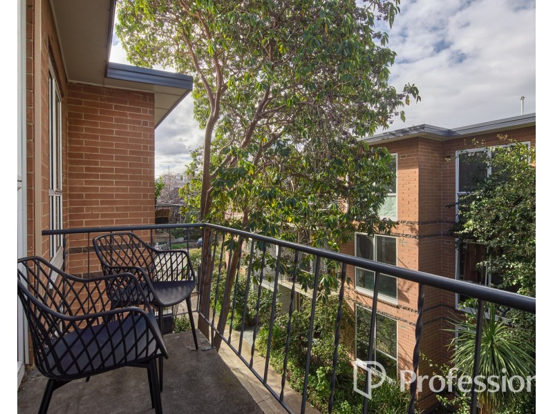 11/23 Robe Street, St Kilda VIC 3182