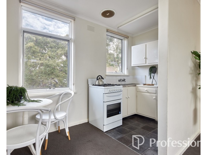 11/23 Robe Street, St Kilda VIC 3182