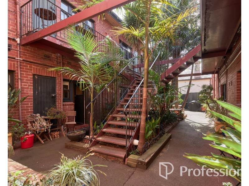 2/72 Grey Street, St Kilda VIC 3182