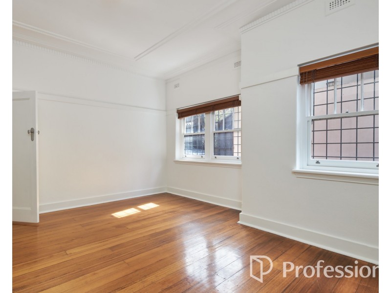 2/72 Grey Street, St Kilda VIC 3182