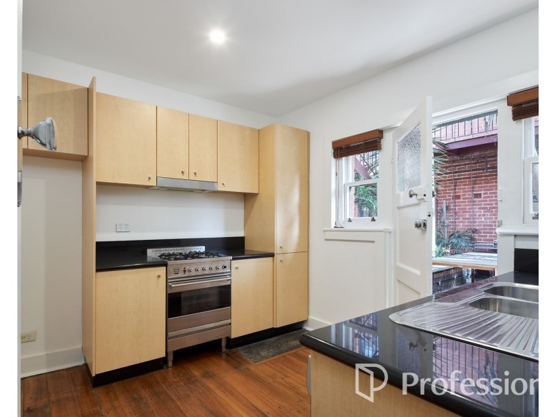 2/72 Grey Street, St Kilda VIC 3182