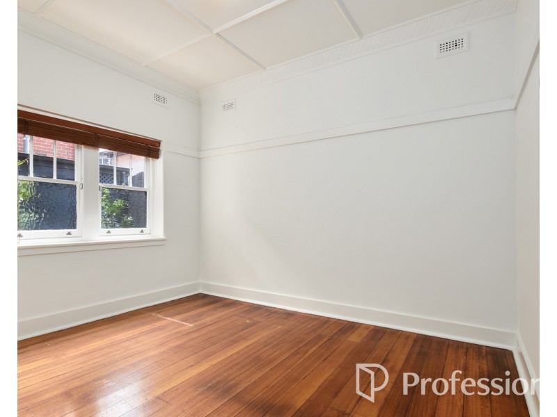 2/72 Grey Street, St Kilda VIC 3182