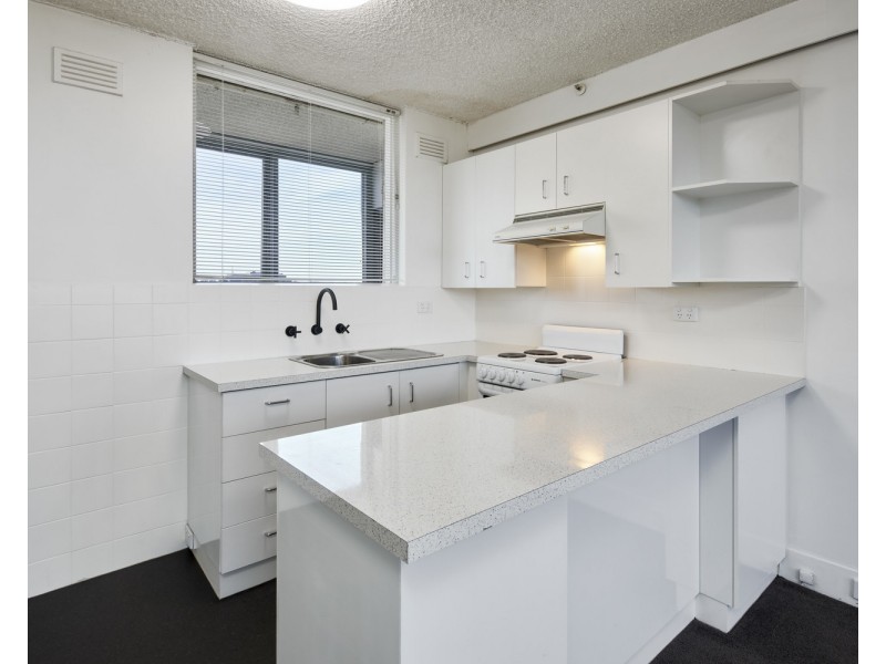1001/81 Queens Road, Melbourne VIC 3004