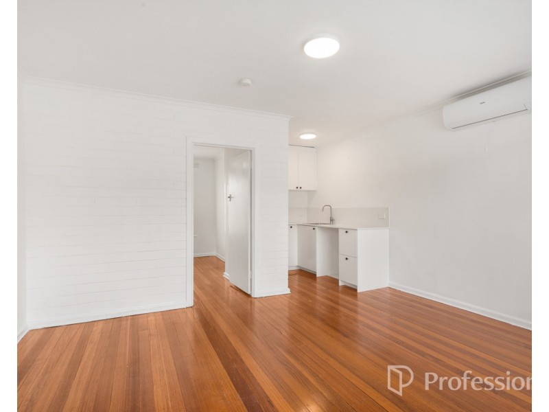 9/11 Toward Street, Murrumbeena VIC 3163