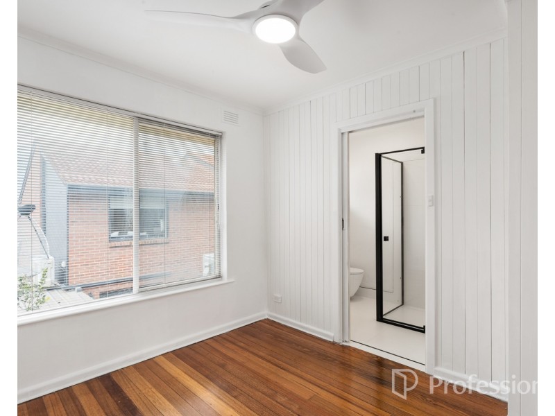 9/11 Toward Street, Murrumbeena VIC 3163