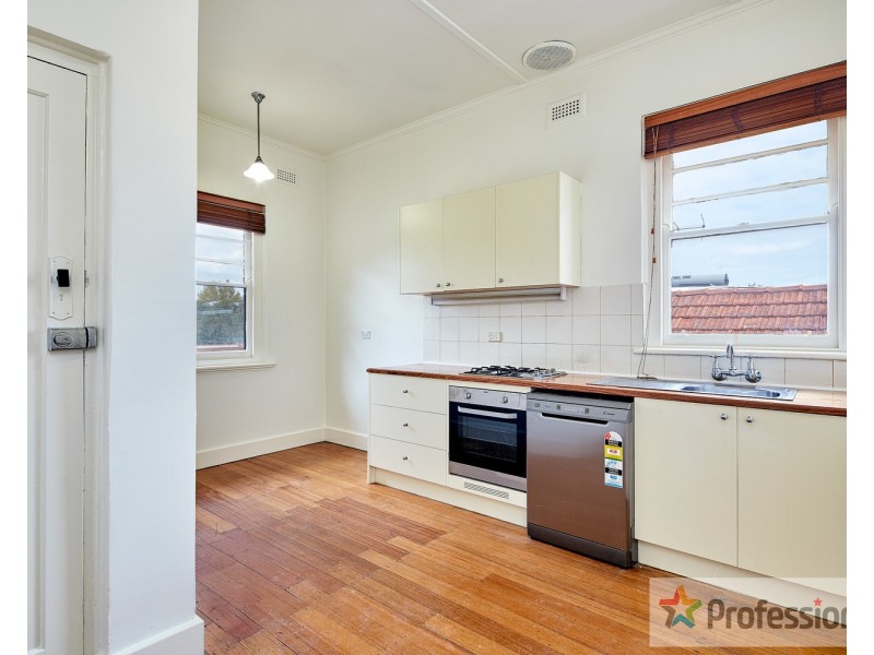 4/292 Barkly Street, St Kilda VIC 3182