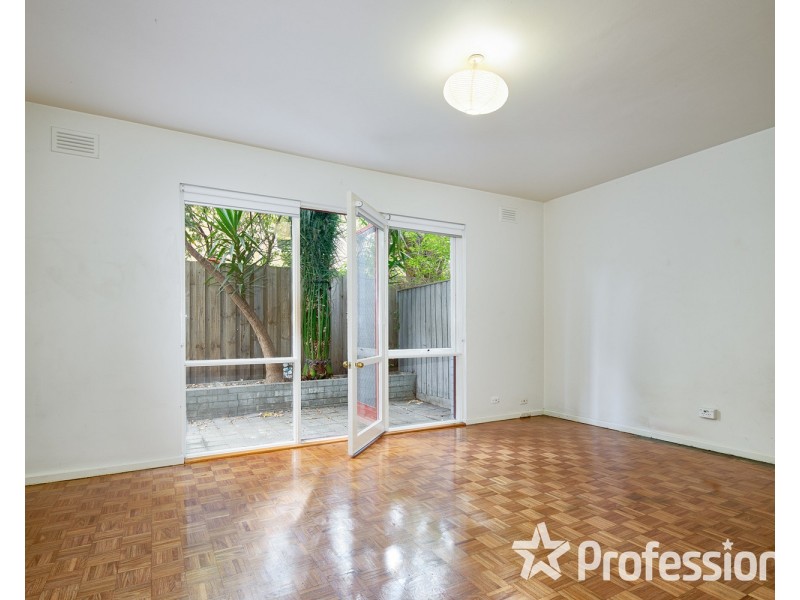 2/52 Hotham Street, St Kilda East VIC 3183