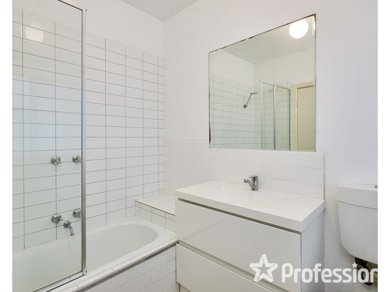 2/52 Hotham Street, St Kilda East VIC 3183