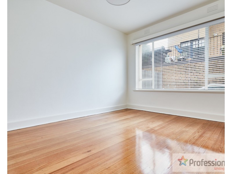 2/2 Newton Court, St Kilda VIC 3182