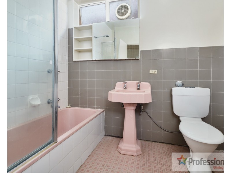 2/2 Newton Court, St Kilda VIC 3182