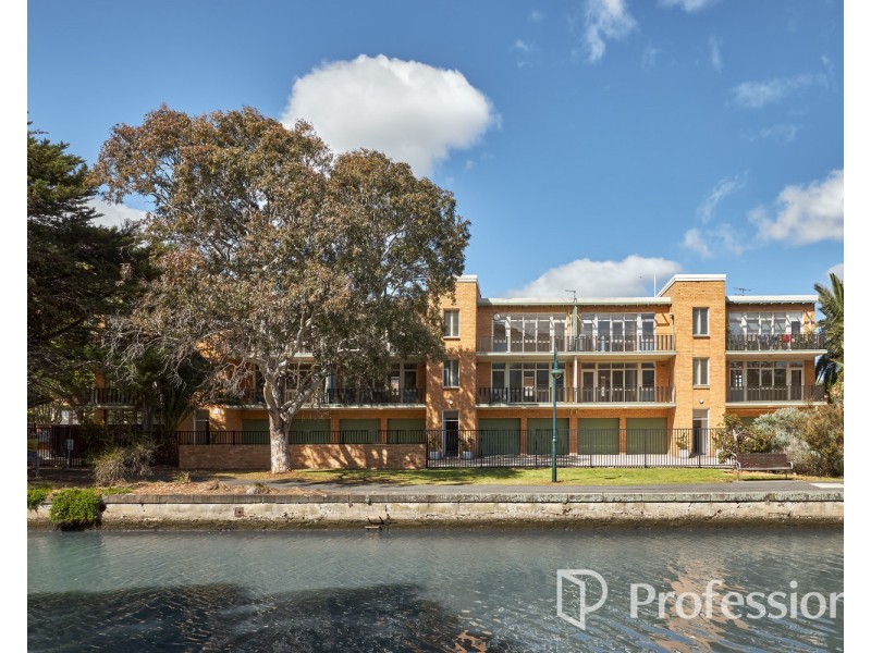 13/64 Broadway, Elwood VIC 3184