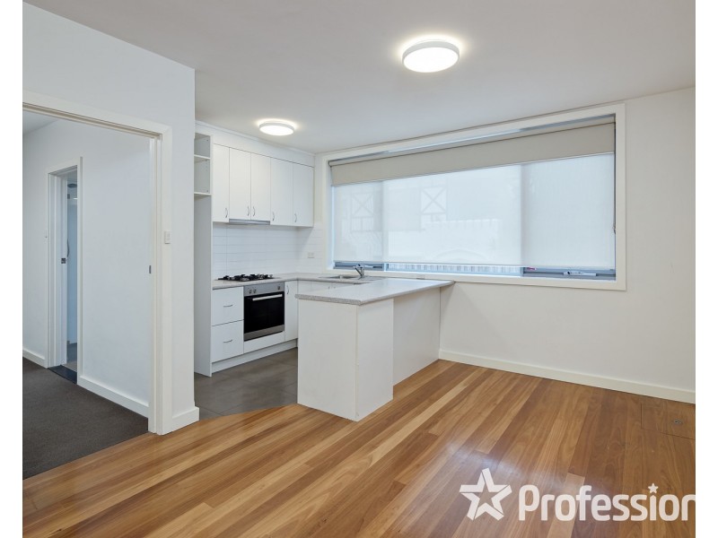 2/4 Burnett Street, St Kilda VIC 3182