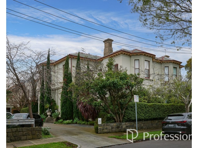 8/1 Maysbury Avenue, Elsternwick VIC 3185