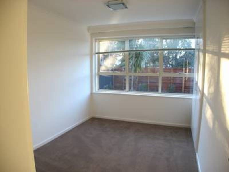 2/8 Commercial Road, Mentone VIC 3194