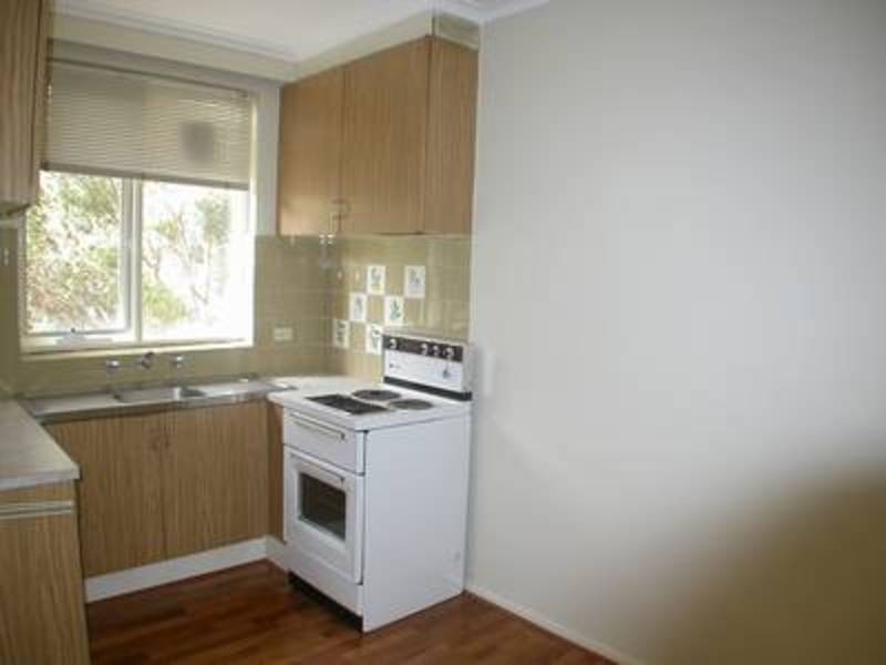 8/26 Pine Avenue, Elwood VIC 3184