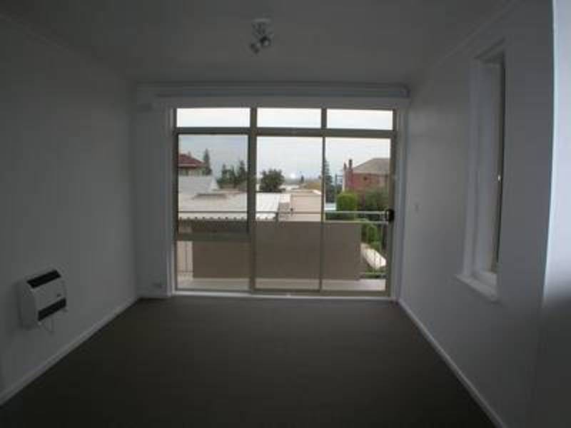 8/26 Vautier Street, Elwood VIC 3184