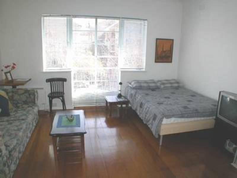 4/5 Burnett Street, St Kilda VIC 3182