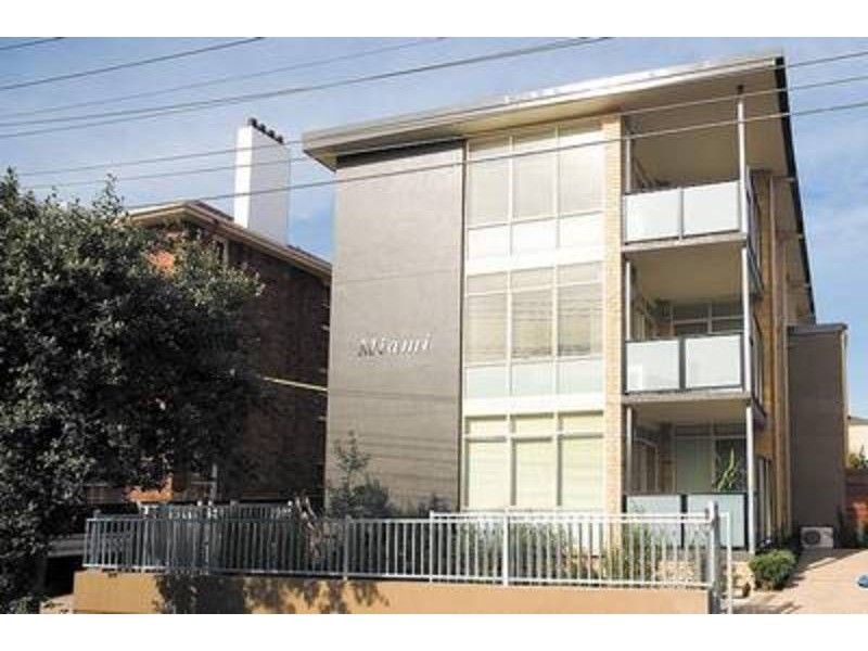 8/11 Bluff Avenue, Elwood VIC 3184