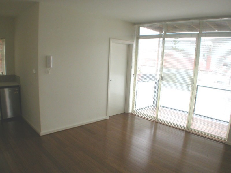 8/11 Bluff Avenue, Elwood VIC 3184