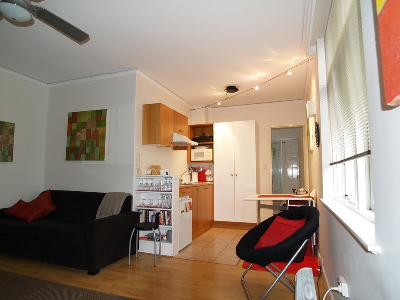 10/239 Canterbury Road, St Kilda West VIC 3182