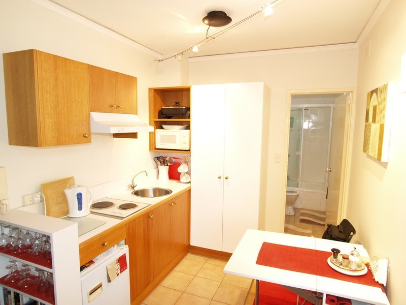 10/239 Canterbury Road, St Kilda West VIC 3182