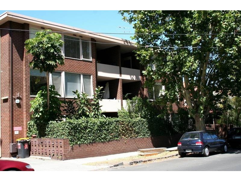 8/31 Dickens Square, Elwood VIC 3184