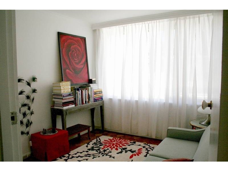 8/31 Dickens Square, Elwood VIC 3184