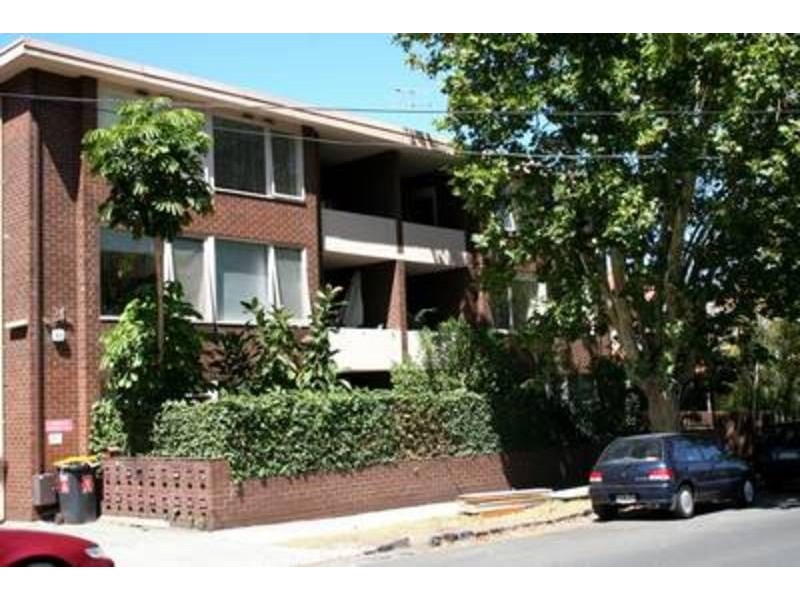 8/31 Dickens Street, Elwood VIC 3184