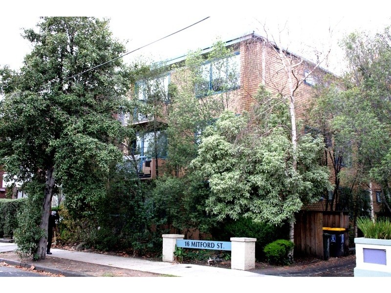 1/16 Mitford Street, St Kilda VIC 3182