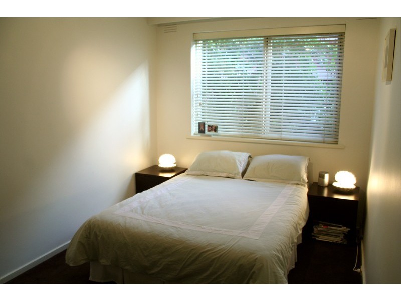 3/61-63 Robe Street, St Kilda VIC 3182