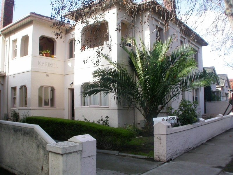 2/42a Mitford Street, Elwood VIC 3184