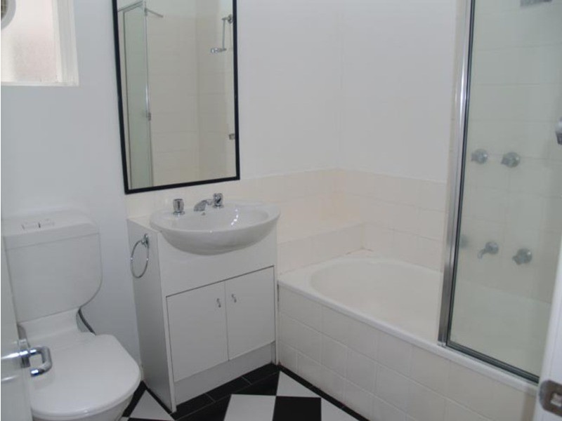 2/62 Gourlay Street, St Kilda East VIC 3183