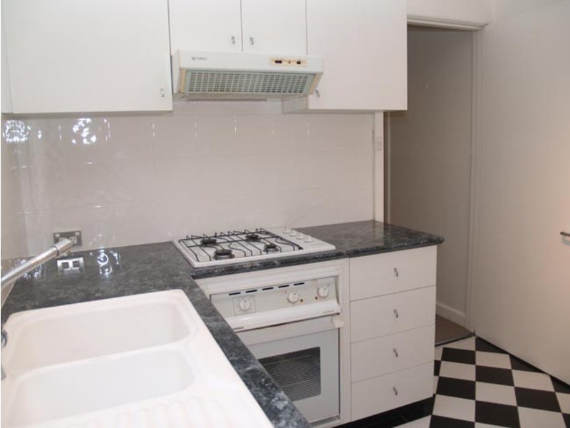 2/62 Gourlay Street, St Kilda East VIC 3183