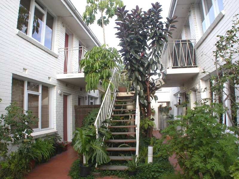 2/23 Neptune Street, St Kilda VIC 3182