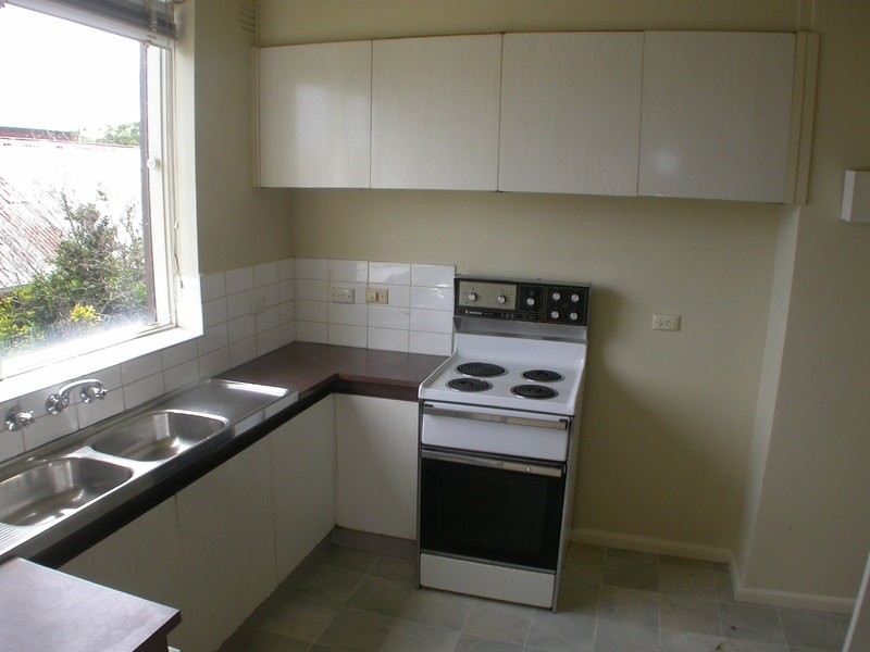 2/75 Spenser Street, St Kilda VIC 3182