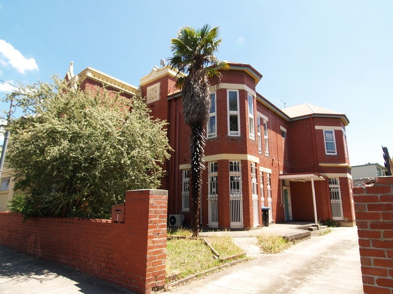 1 Lewisham Road, Windsor VIC 3181