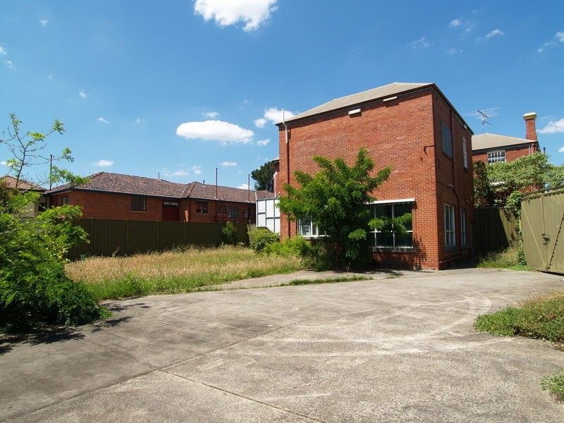 1 Lewisham Road, Windsor VIC 3181