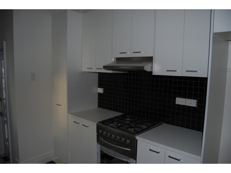 2/2 Inverleith Court, St Kilda VIC 3182