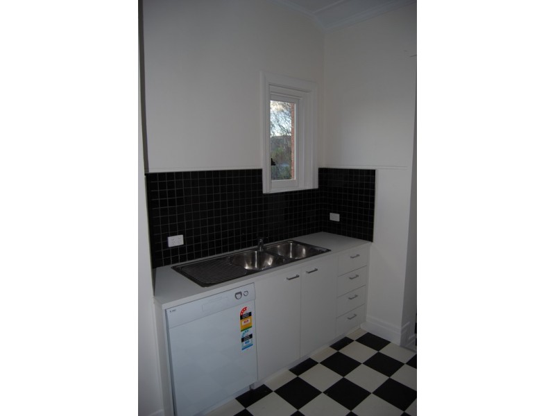 2/2 Inverleith Court, St Kilda VIC 3182